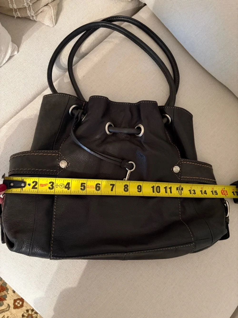 Fossil Womens Black Leather Bag Drawstring Hobo Side Pockets Magnetic Closure